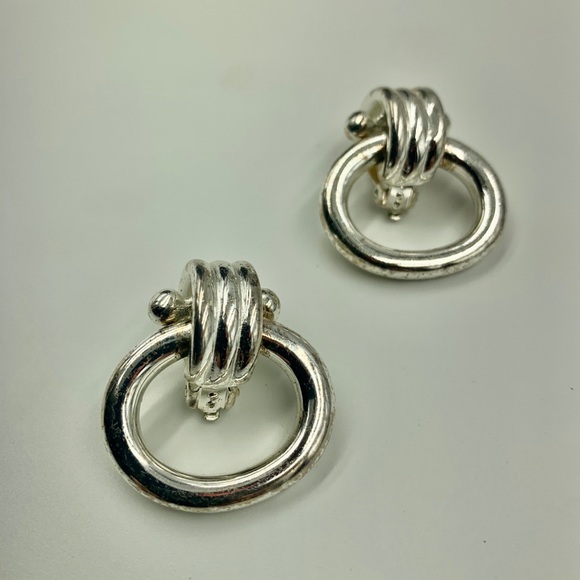 Large Erwin Pearl door knocker designer earrings - Picture 3 of 3